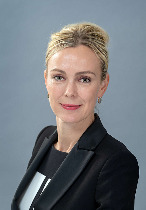Porträt Manja Schreiner, Geschäftsführerin der Fachgemeinschaft Bau Berlin und Brandenburg.
