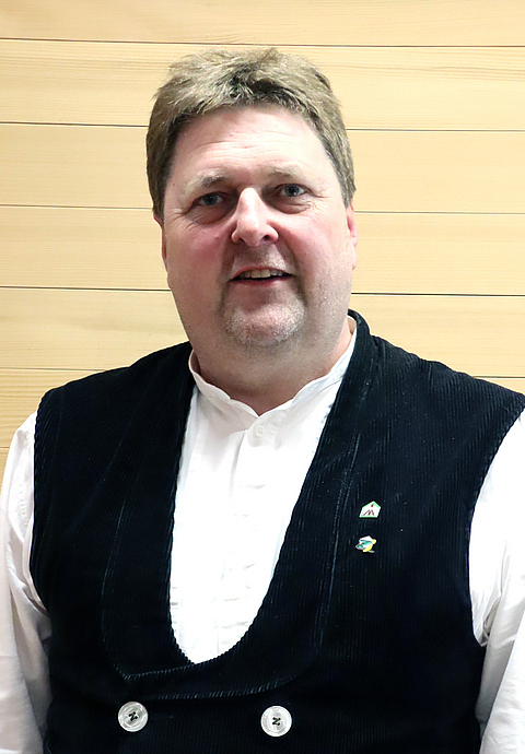 Gerd Renz ist Zimmerermeister und Präsident vom Verband des Zimmerer- und Holzbaugewerbes Baden-Württemberg.
