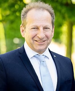 Porträt Thomas Banzhaf, Präsident des Bundesverbandes Garten-, Landschafts- und Sportbau e.V. (BGL). 