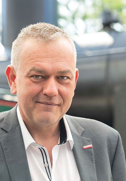 Porträt Dirk Bollwerk, Präsident des Zentralverbands des Deutschen Dachdeckerhandwerks e. V. (ZVDH). 