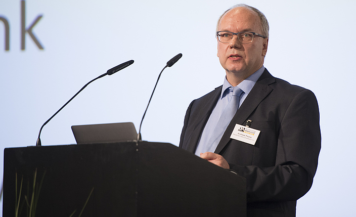 Porträt Andreas Pocha, Geschäftsführer des Deutschen Abbruchverbandes.