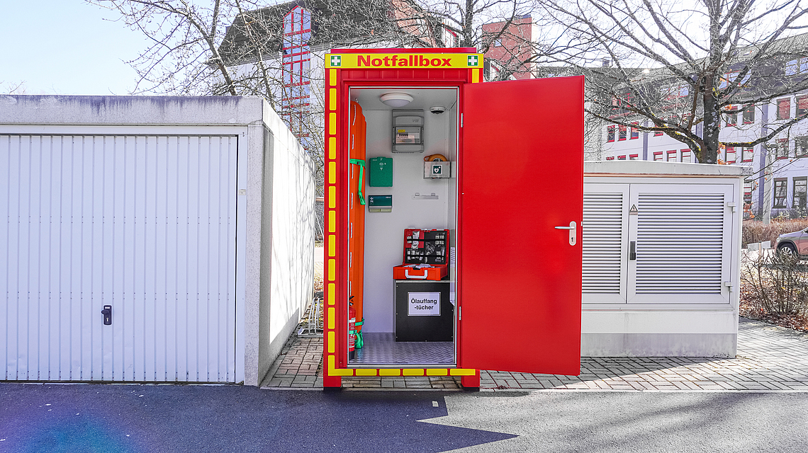 Notfallbox der Firma dechant für die Erste-Hilfe auf Baustellen. 