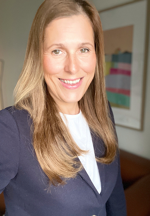 Porträt Jennifer Laborge, Steuerung Rehabilitation und Leistungen der BG BAU. 