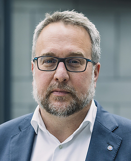 Porträt Carsten Burckhardt, IG BAU. 