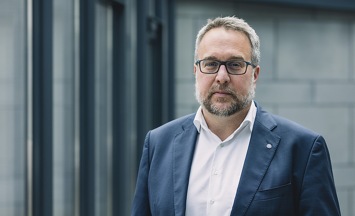 Porträt Carsten Burckhardt, IG BAU.