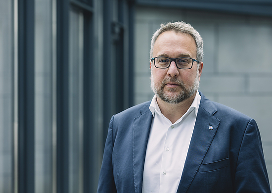 Porträt Carsten Burckhardt, IG BAU. 