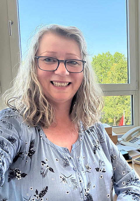 Porträt von Ines Raubenheimer, Reha-Koordinatorin in der BG Klinik Hamburg. 