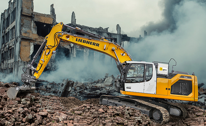 Ein Bagger, der über Liebherr Remote Control ferngesteuert wird.