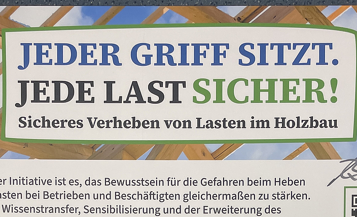 Urkunde mit Unterschriften und Logos der Unterzeichnenden der Initiative "jede Last sicher".