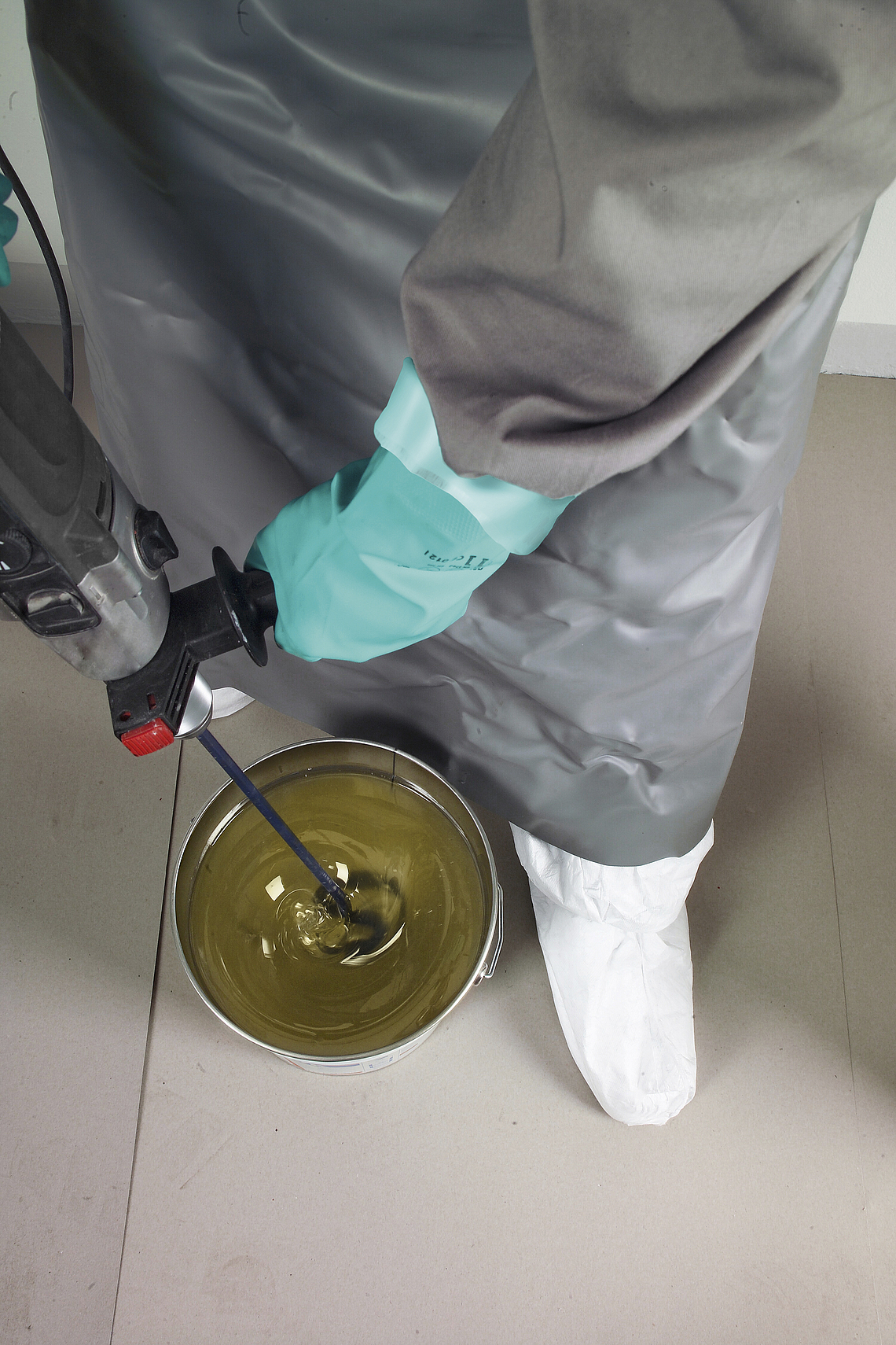 Verarbeitung von Epoxidharzen. 